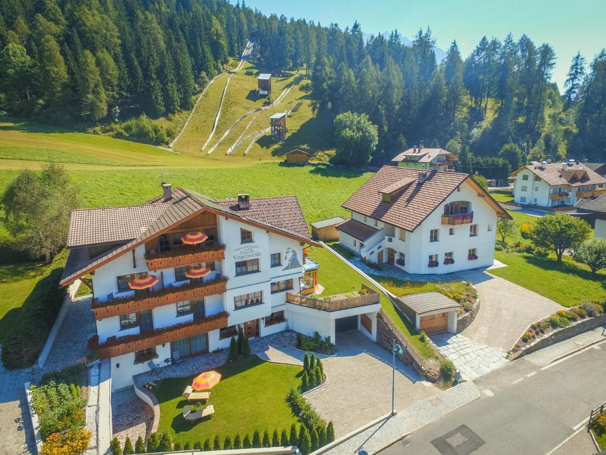 Haus Zur Vogelweide App 1 Appartement Toblach Buitenkant foto