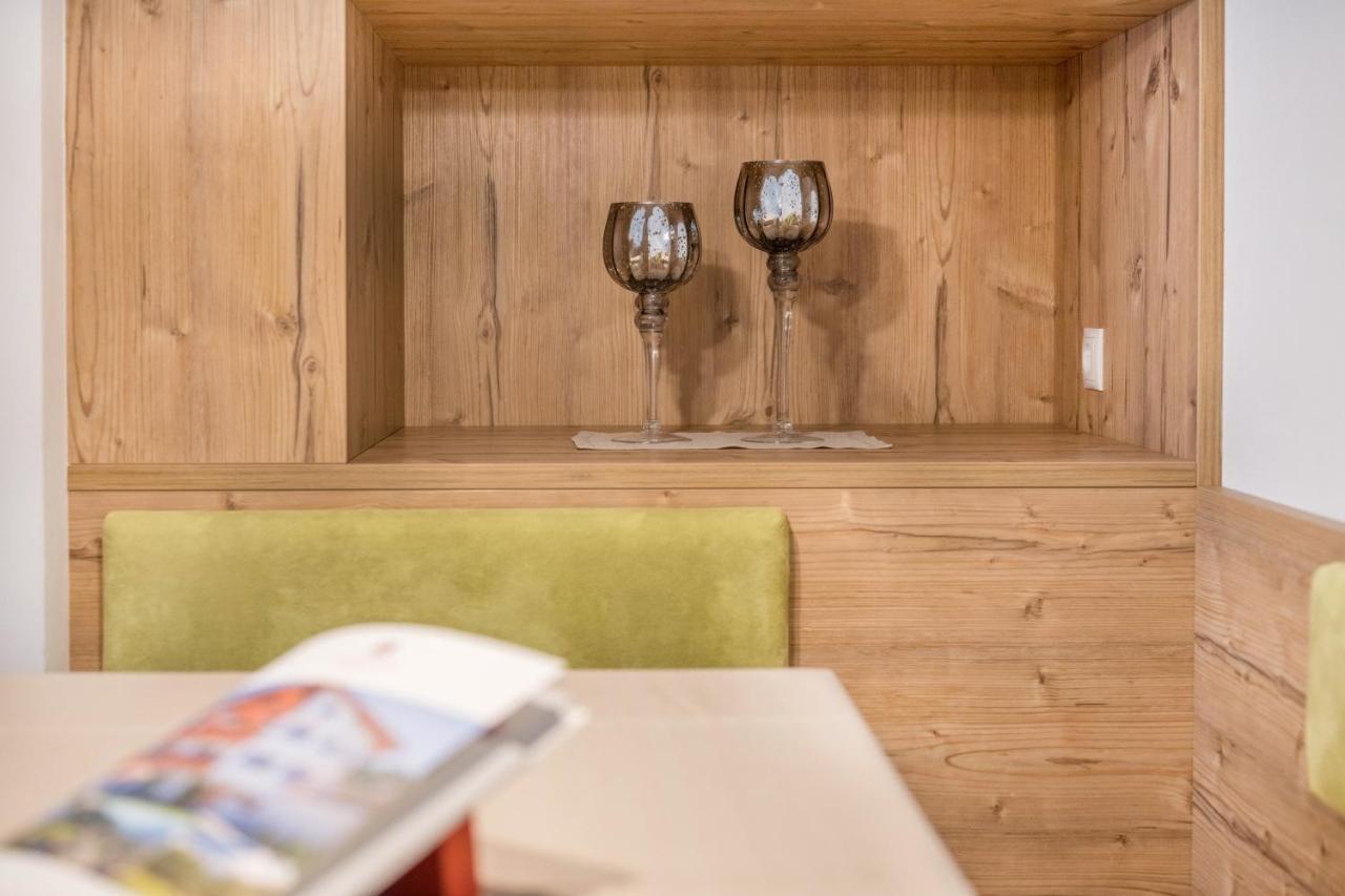 Haus Zur Vogelweide App 1 Appartement Toblach Buitenkant foto