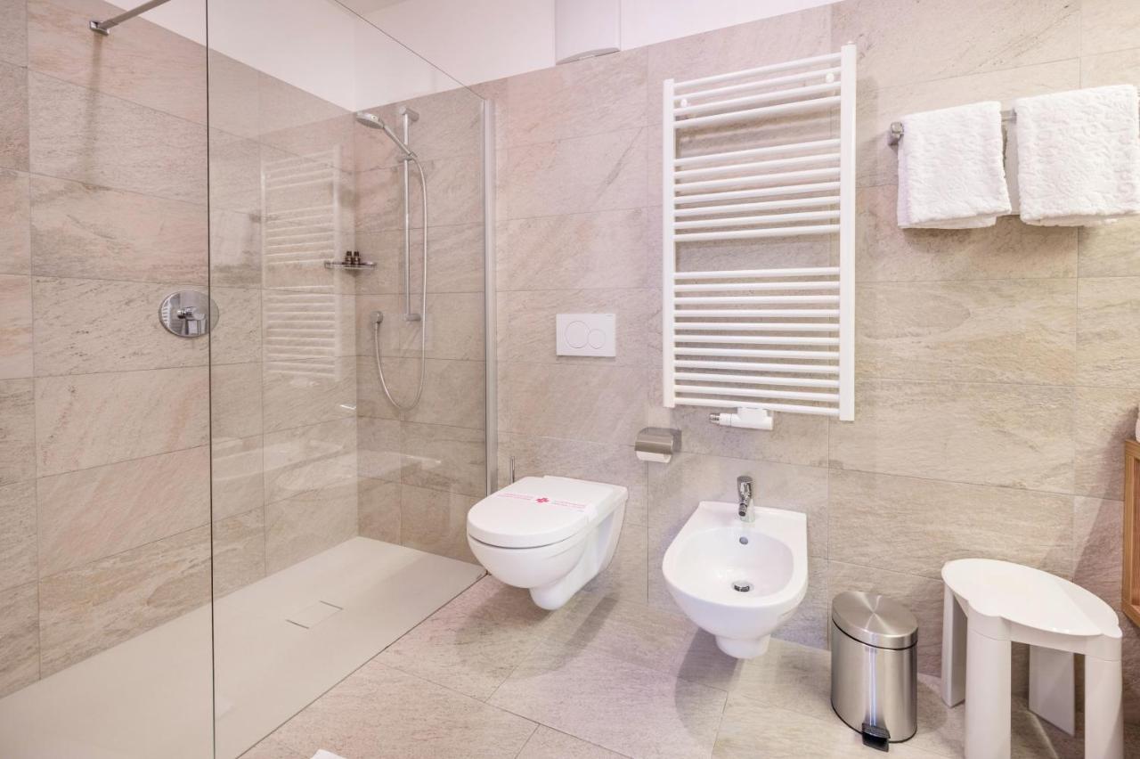 Haus Zur Vogelweide App 1 Appartement Toblach Buitenkant foto