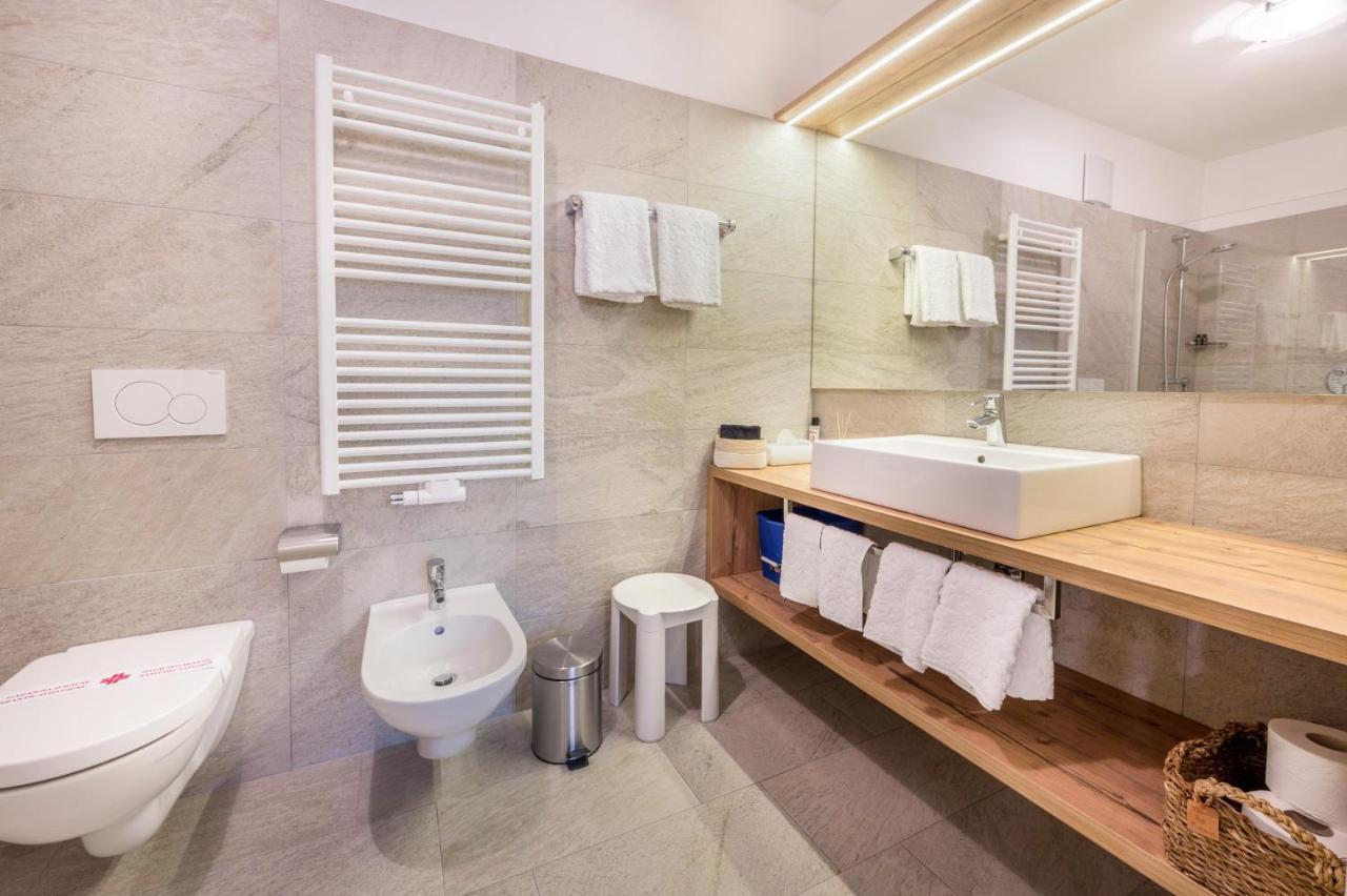 Haus Zur Vogelweide App 1 Appartement Toblach Buitenkant foto