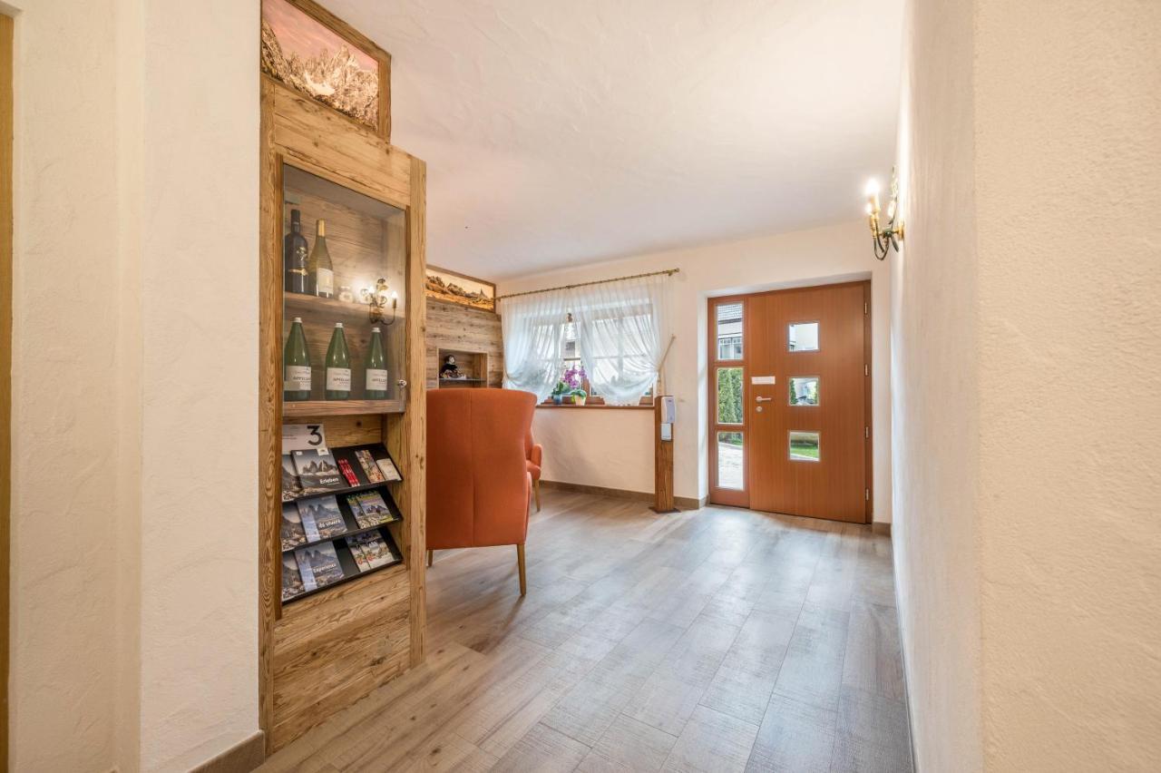 Haus Zur Vogelweide App 1 Appartement Toblach Buitenkant foto