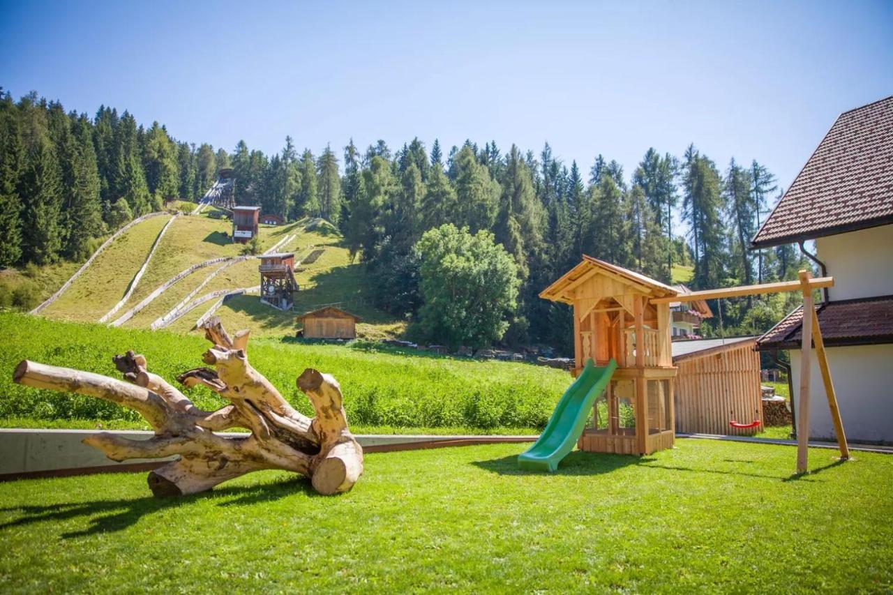 Haus Zur Vogelweide App 1 Appartement Toblach Buitenkant foto