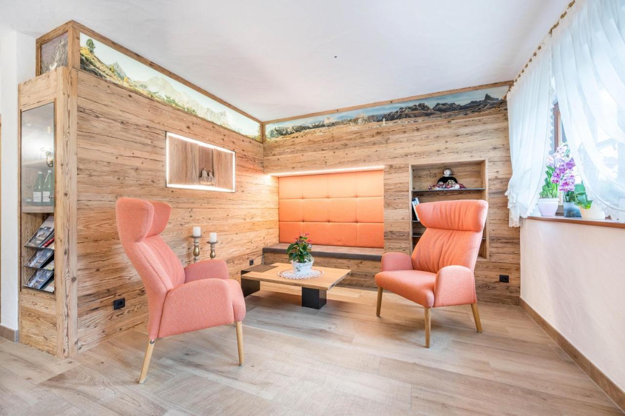 Haus Zur Vogelweide App 1 Appartement Toblach Buitenkant foto